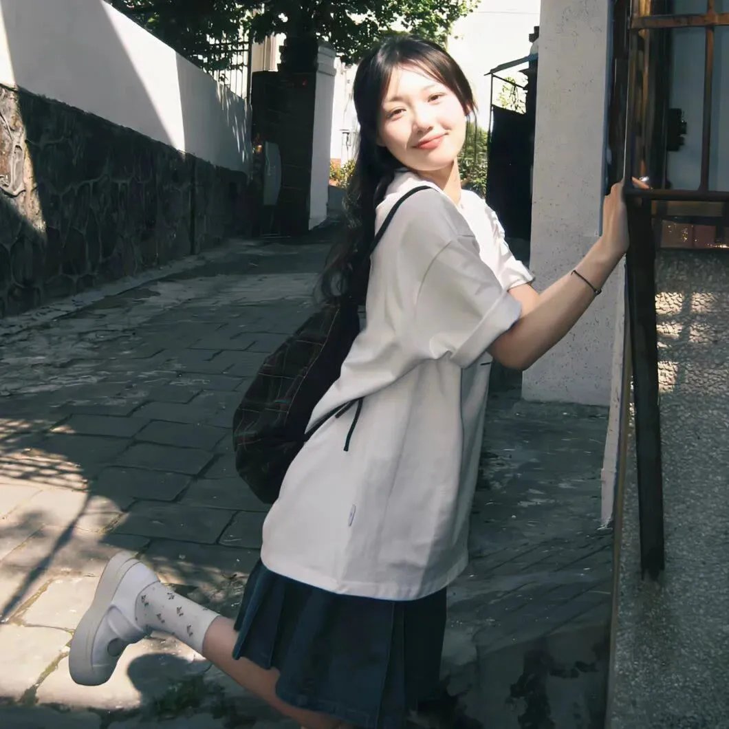 扬眉女导甘比茵